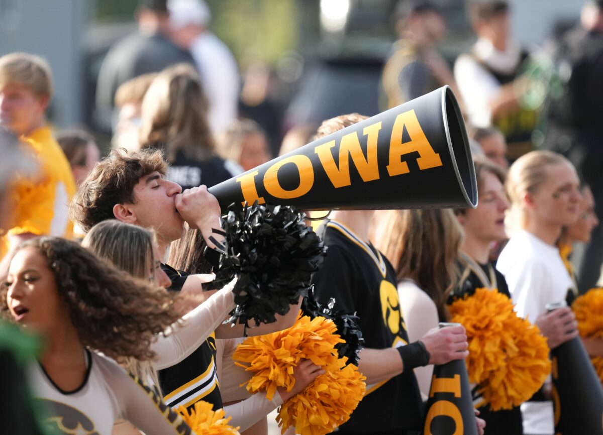 Where the Iowa Hawkeyes’ 2024 recruiting class ranks after series of commits