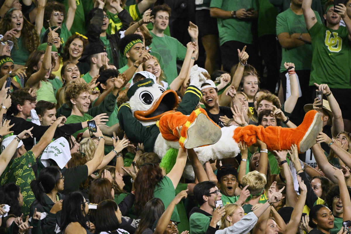 New study shows questionable view of Oregon Ducks fan base