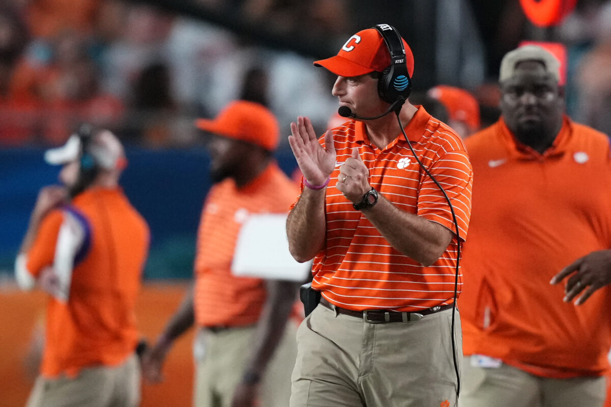 Twitter reacts: Clemson lands 4-star CB, top-75 recruit from Lone Star State