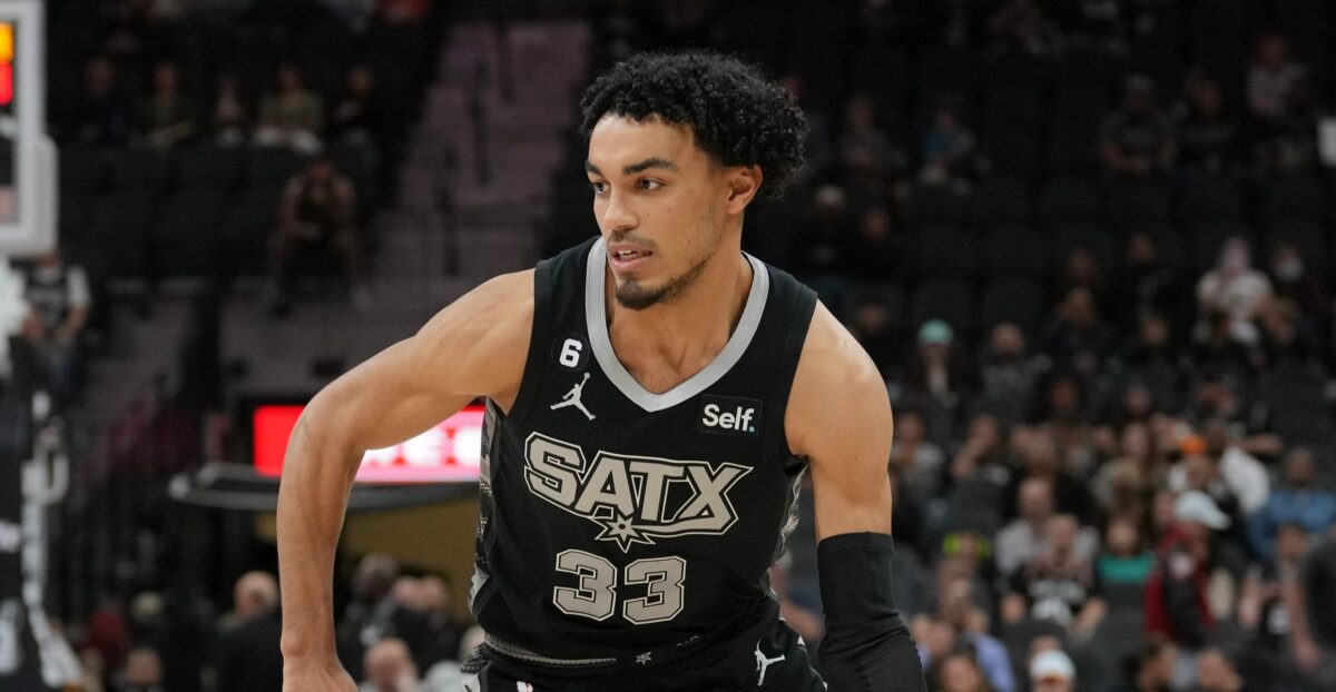 San Antonio Spurs officially re-sign Tre Jones to new contract