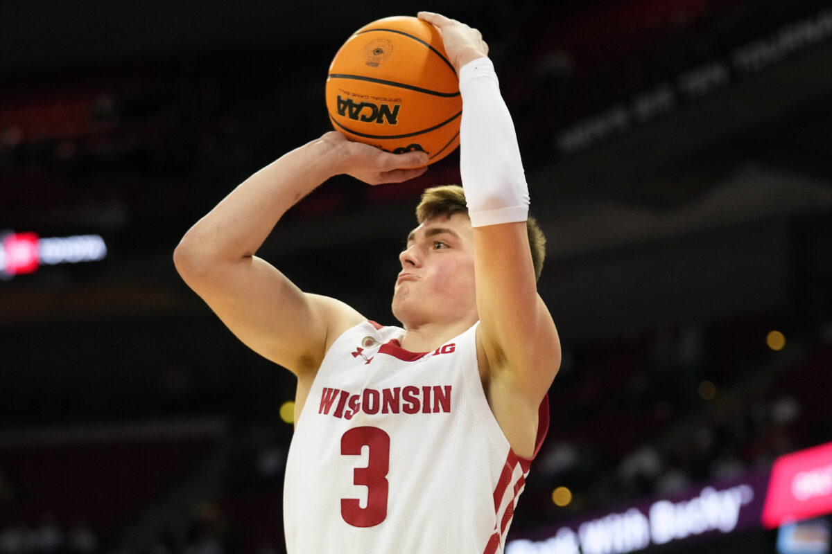WATCH: Which Badgers’ shot was better?