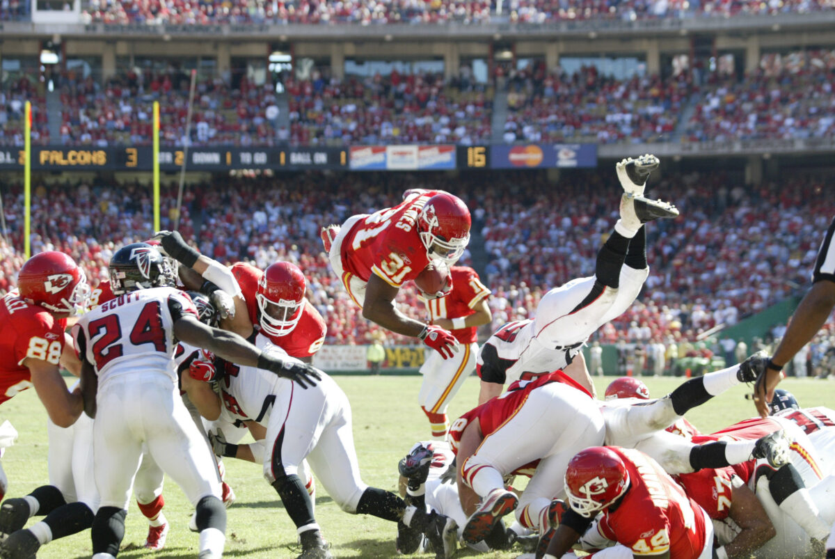Throwback Thursday: Chiefs set NFL record with 8 rushing TDs vs. Falcons in 2004