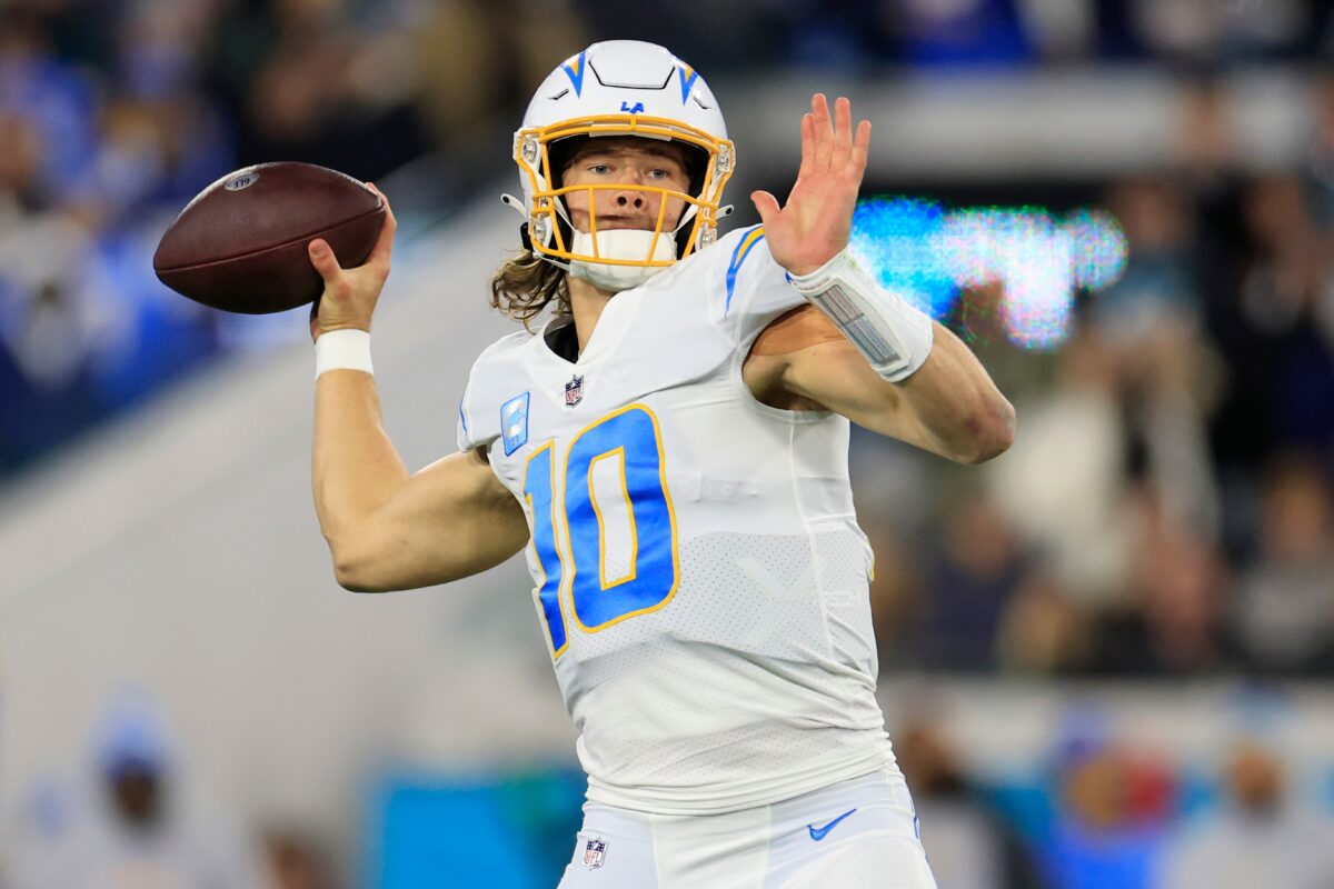 Instant analysis of Chargers QB Justin Herbert’s record-breaking contract extension
