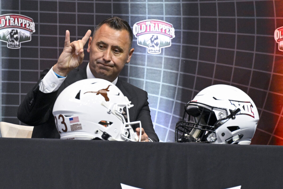 Texas football extends four recent offers to 2025, 2026 recruits