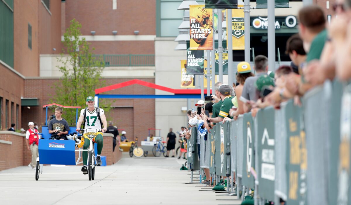 Continuation of Anders Carlson’s struggles could crack door for Mason Crosby’s return