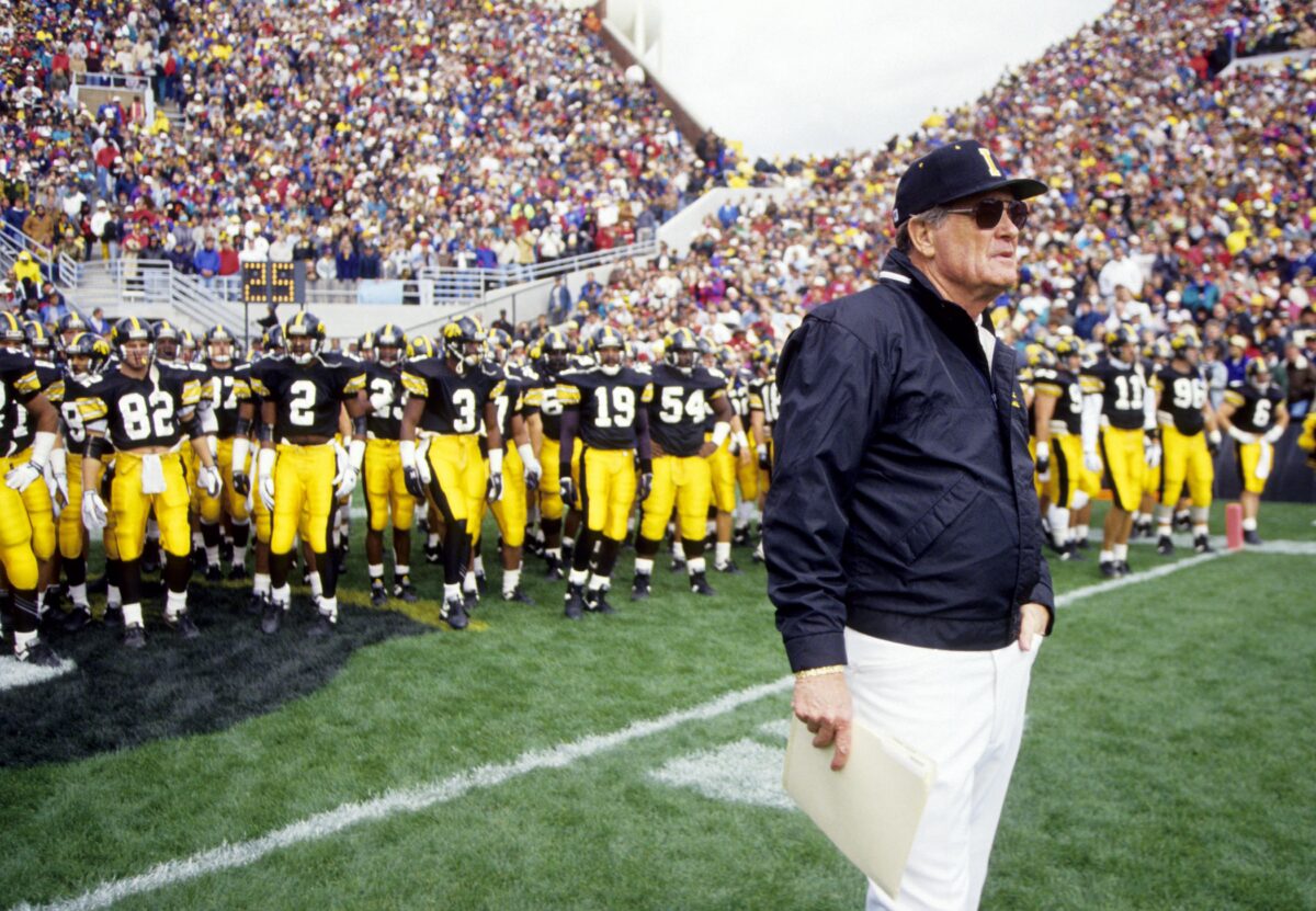 Hawkeyes Wire reflects on the legacy of legendary Iowa coach Hayden Fry