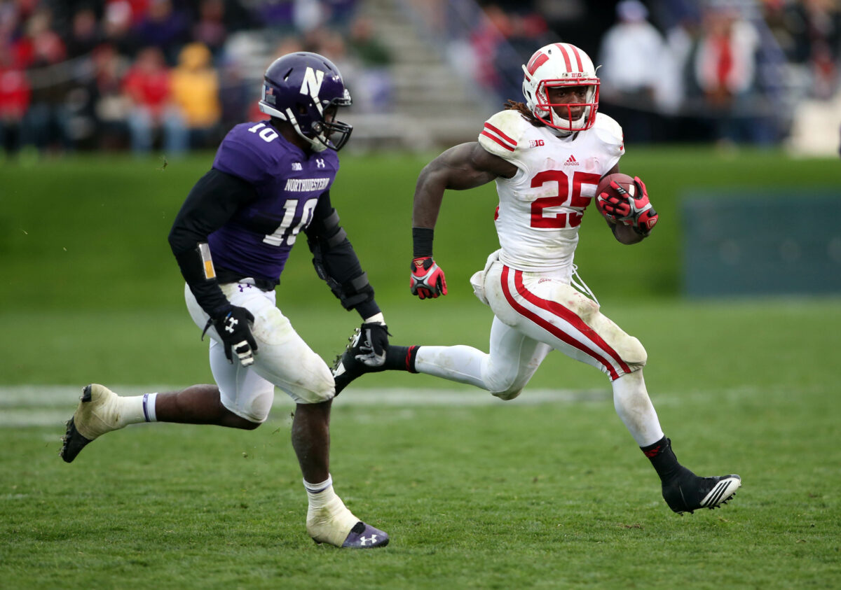 Former Wisconsin legend signs one-year deal with the Baltimore Ravens