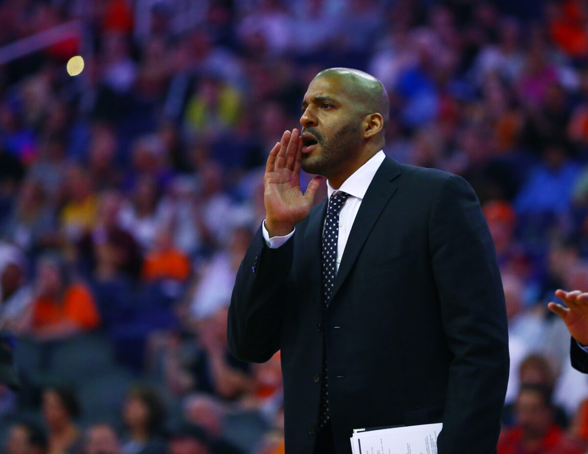 Former Hogs great Corliss Williamson heading back to coach in NBA