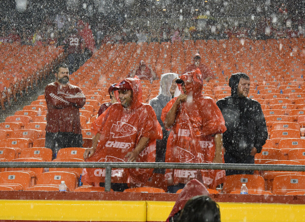 Chiefs practicing in rain as Andy Reid elects to keep team outdoors