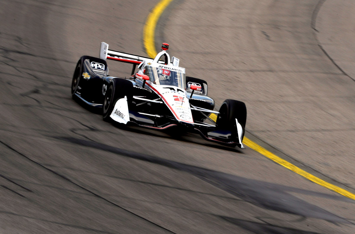 Newgarden in a class of his own once again in Iowa