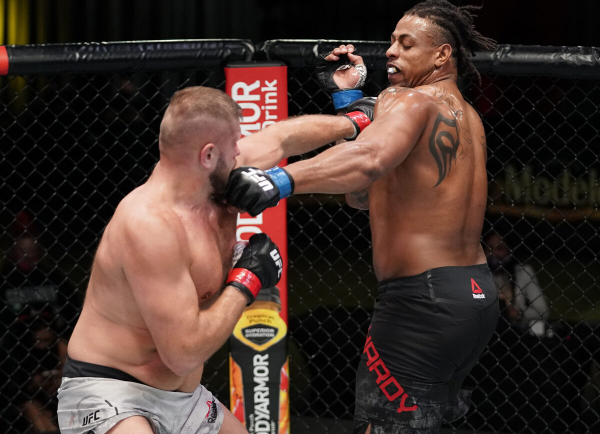 UFC free fight: Marcin Tybura TKOs Greg Hardy to cash in $50K Performance of the Night bonus