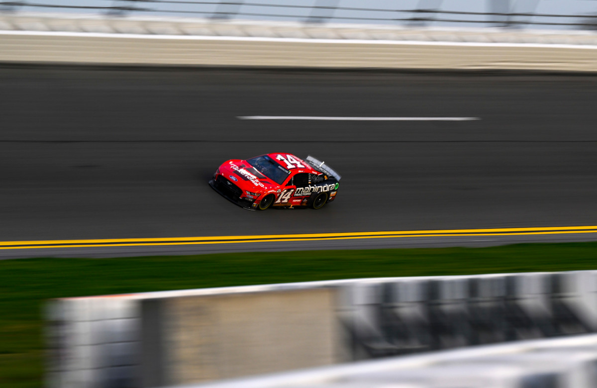 Briscoe cruises to Cup pole in Ford-heavy Daytona qualifying