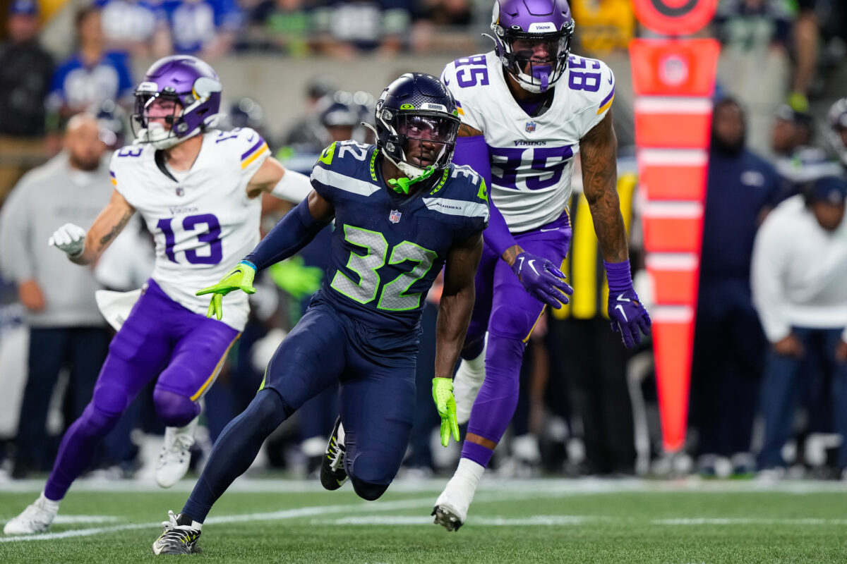 Seahawks Highlights: Jerrick Reed II with impressive tackle for loss