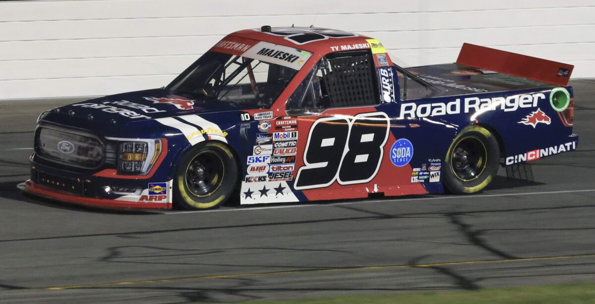 Ty Majeski dominates Truck race at Lucas Oil, clinches spot in Round of 8