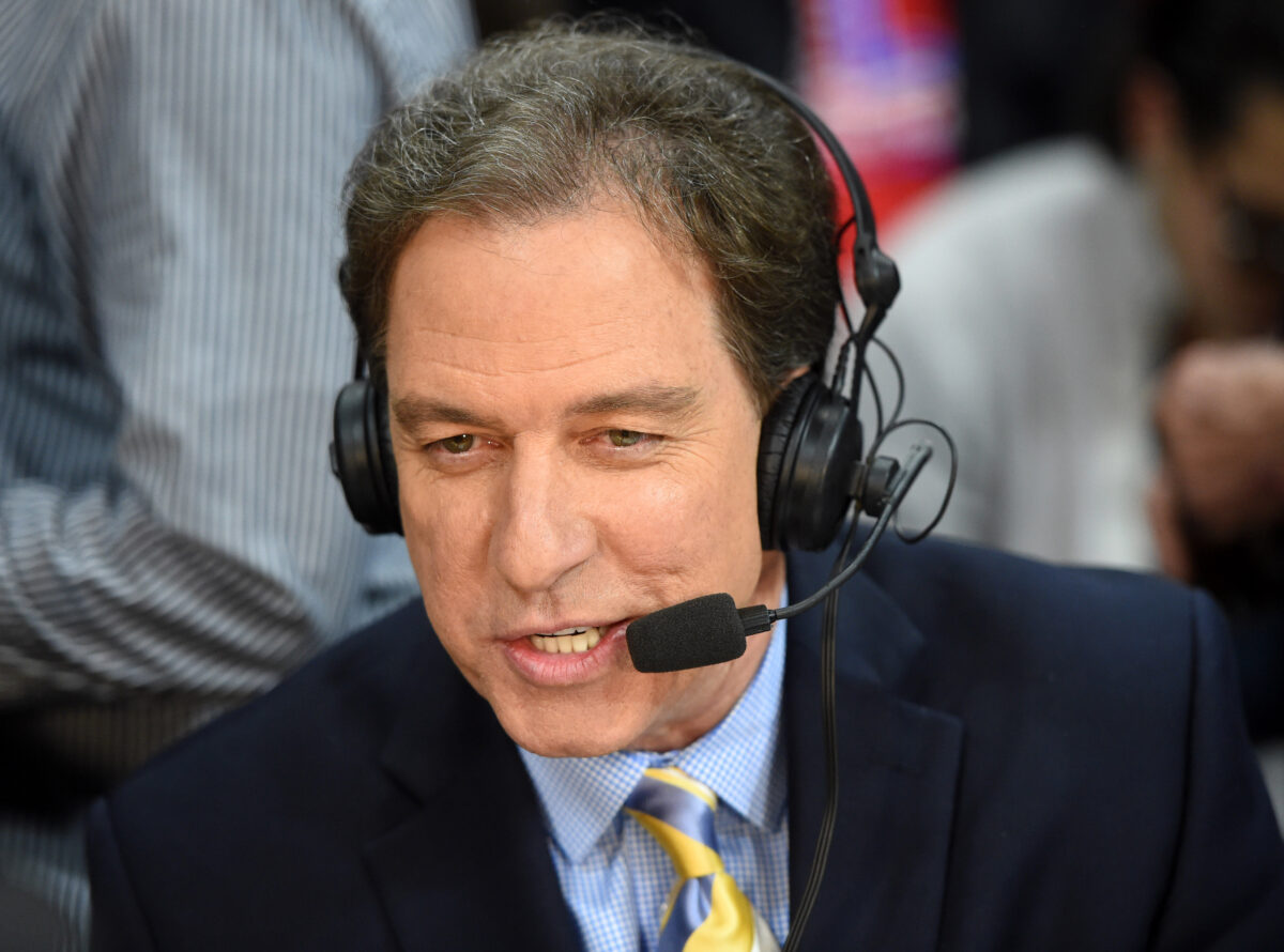 Kevin Harlan hysterically made himself hungry while reading a food advertisement during Packers preseason game