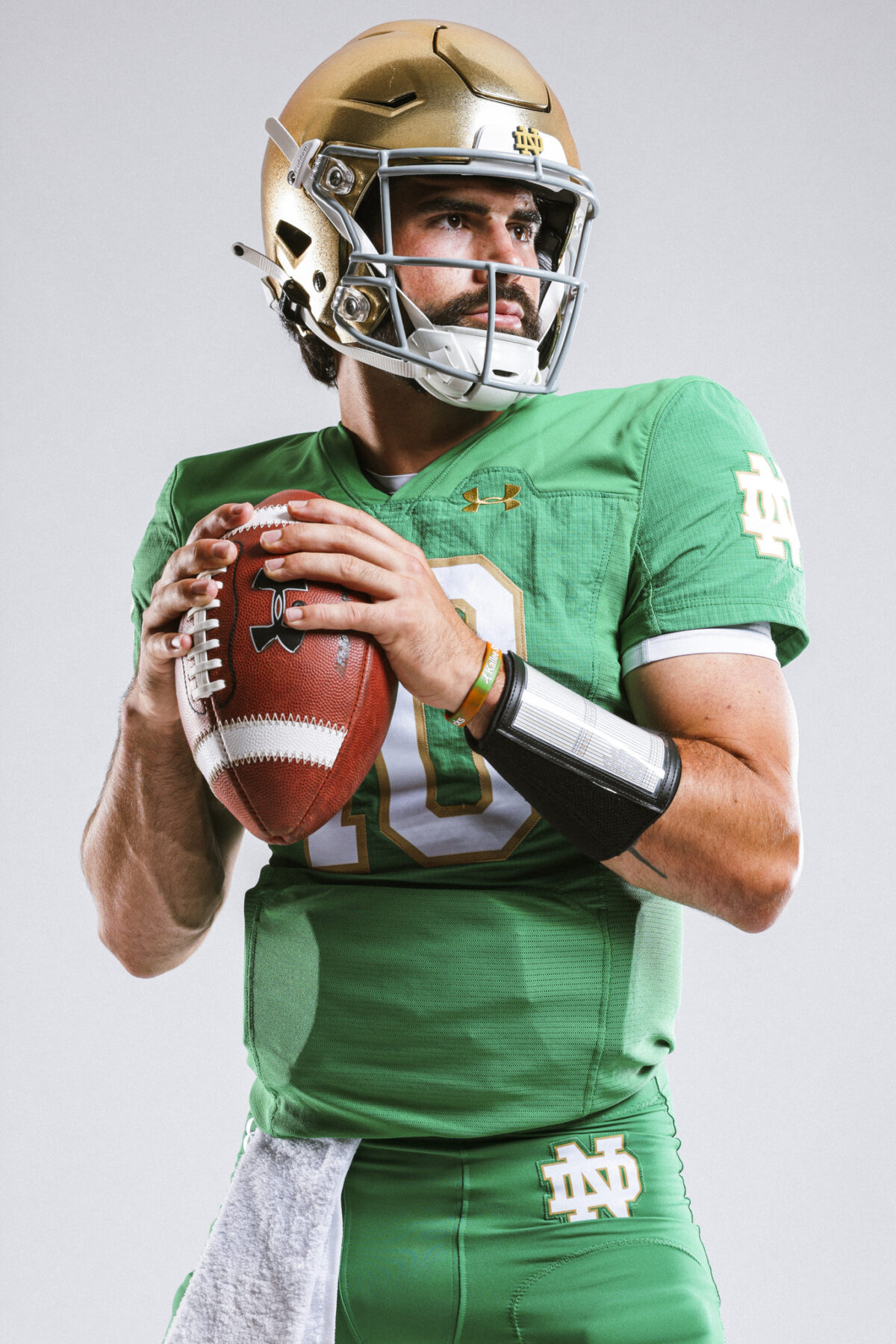 Social media reacts to Notre Dame unveiling green uniforms
