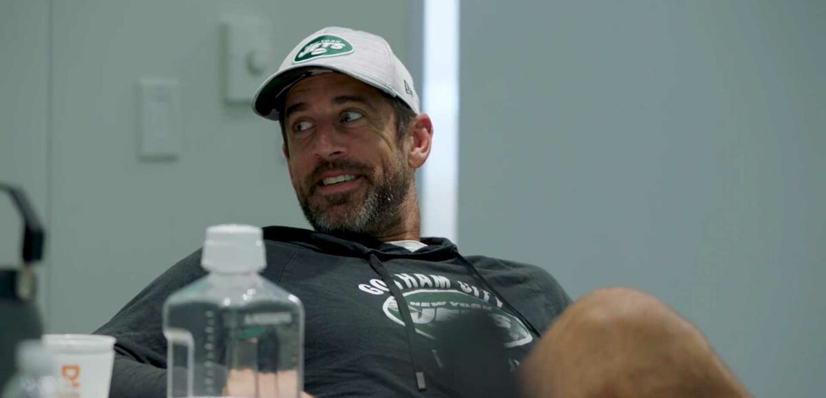 Aaron Rodgers’ reaction to Jets QBs calling out his ‘[expletive] easy’ to spot play fakes is priceless
