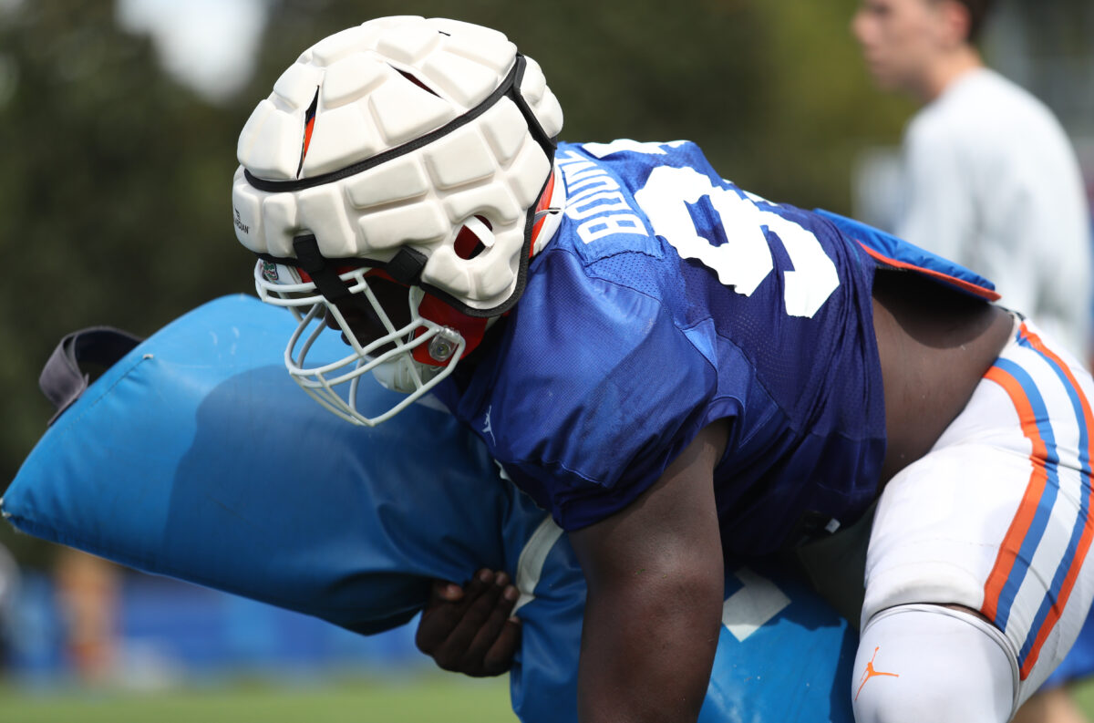 Florida football’s sophomore defensive lineman suffers ACL tear