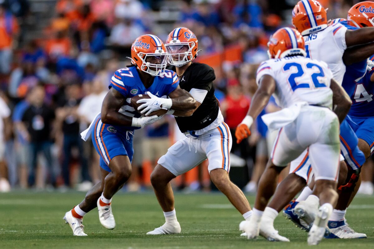 Florida running back injured, carted off field during scrimmage