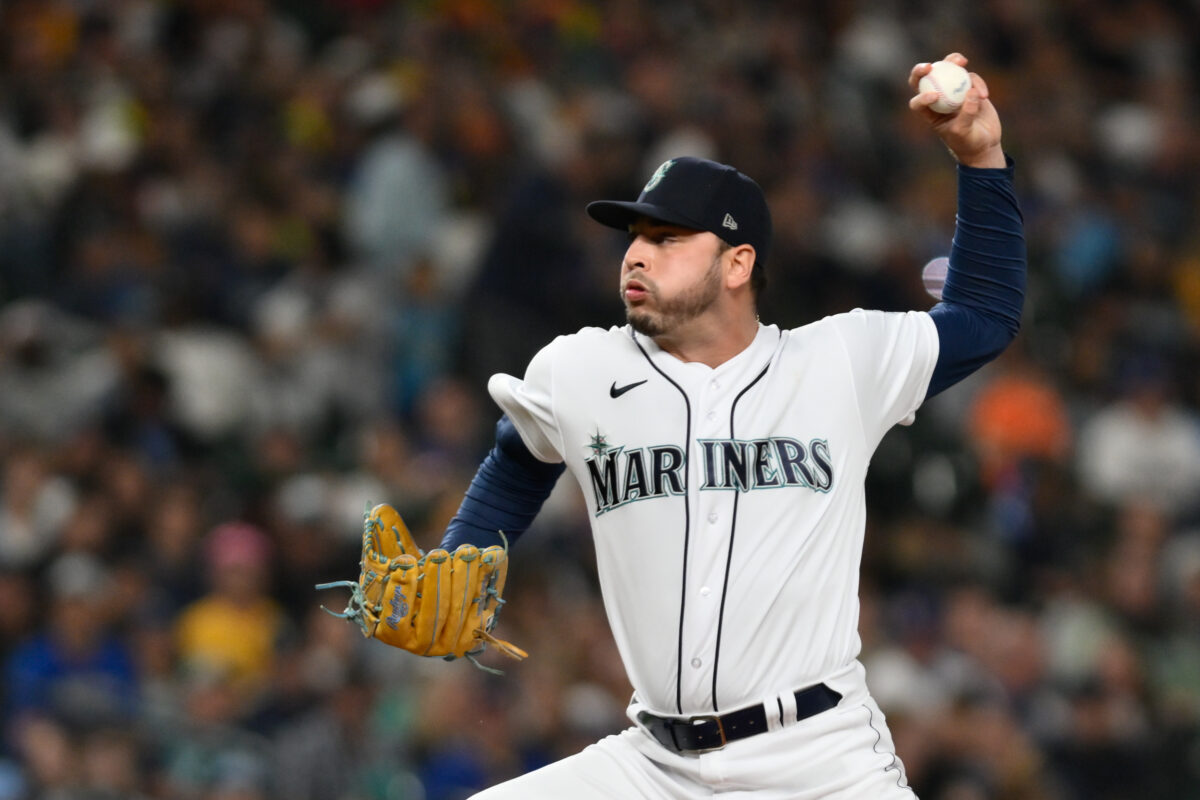 Mariners LHP Tayler Saucedo takes snaps at QB for Seahawks