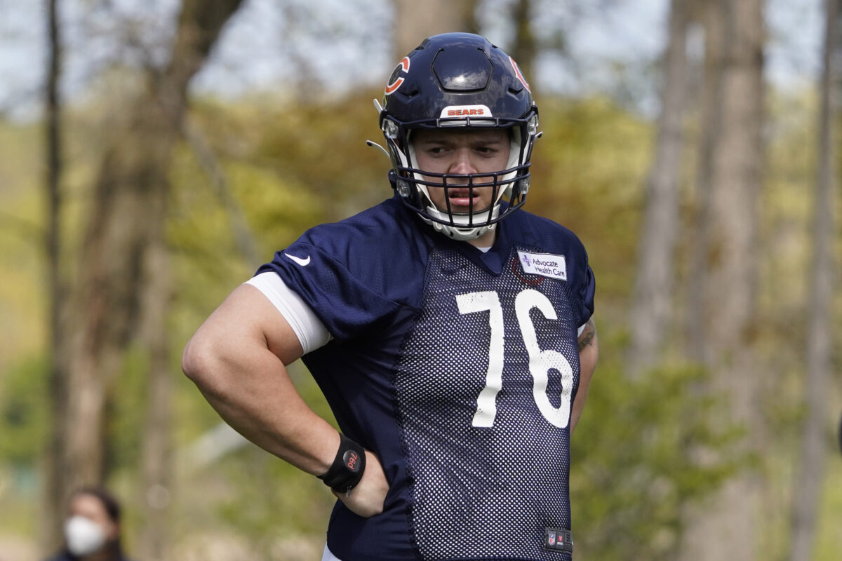 Bears G Teven Jenkins reportedly has calf strains in both legs