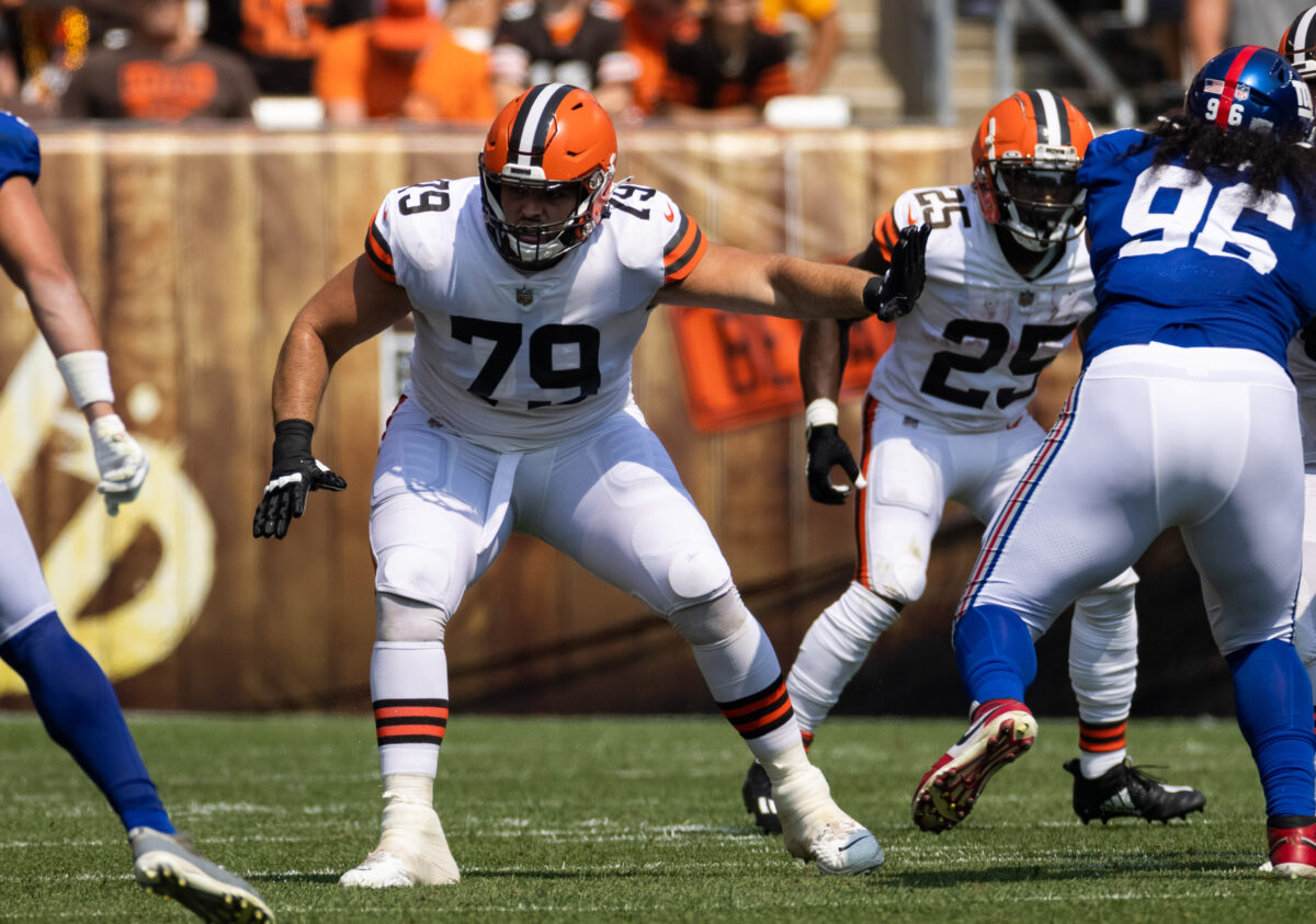 Browns make more moves at offensive guard after cutting Michael Dunn