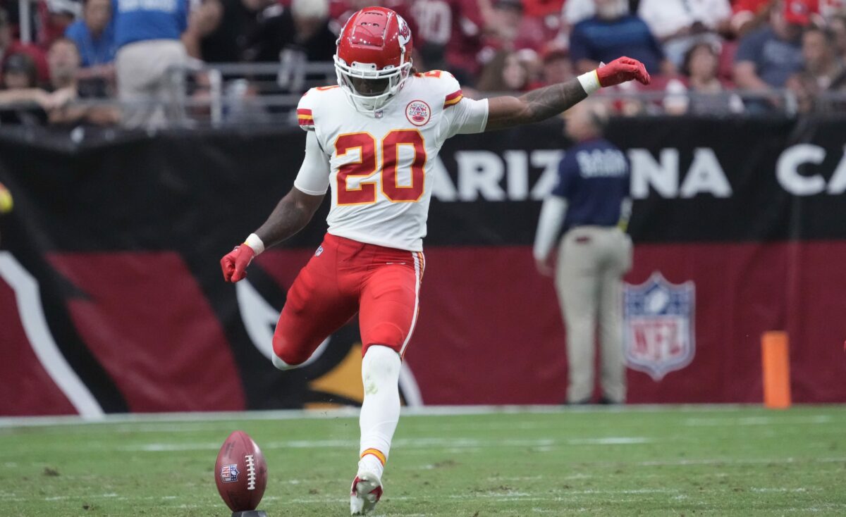 WATCH: Chiefs S Justin Reid converts extra point vs. Browns