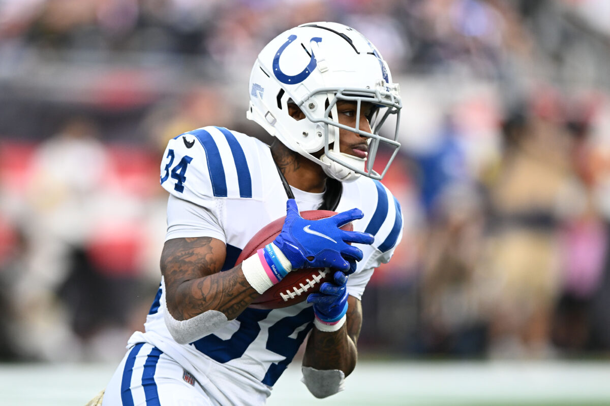 Eagles sign former Colts CB Isaiah Rodgers Sr.