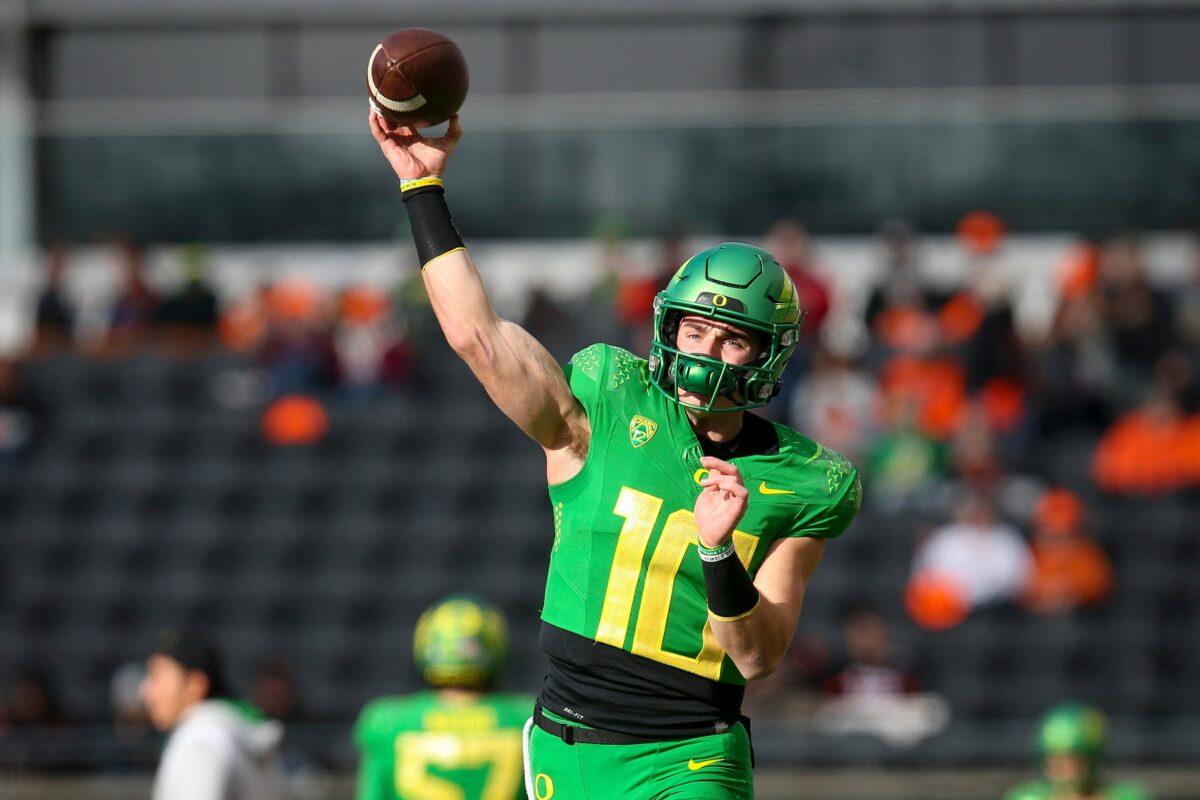 LOOK: Another billboard for Oregon QB Bo Nix is going up in Dallas