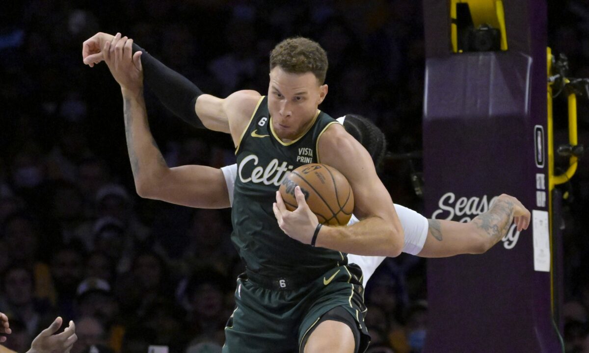 NBA executive says the Lakers should sign Blake Griffin