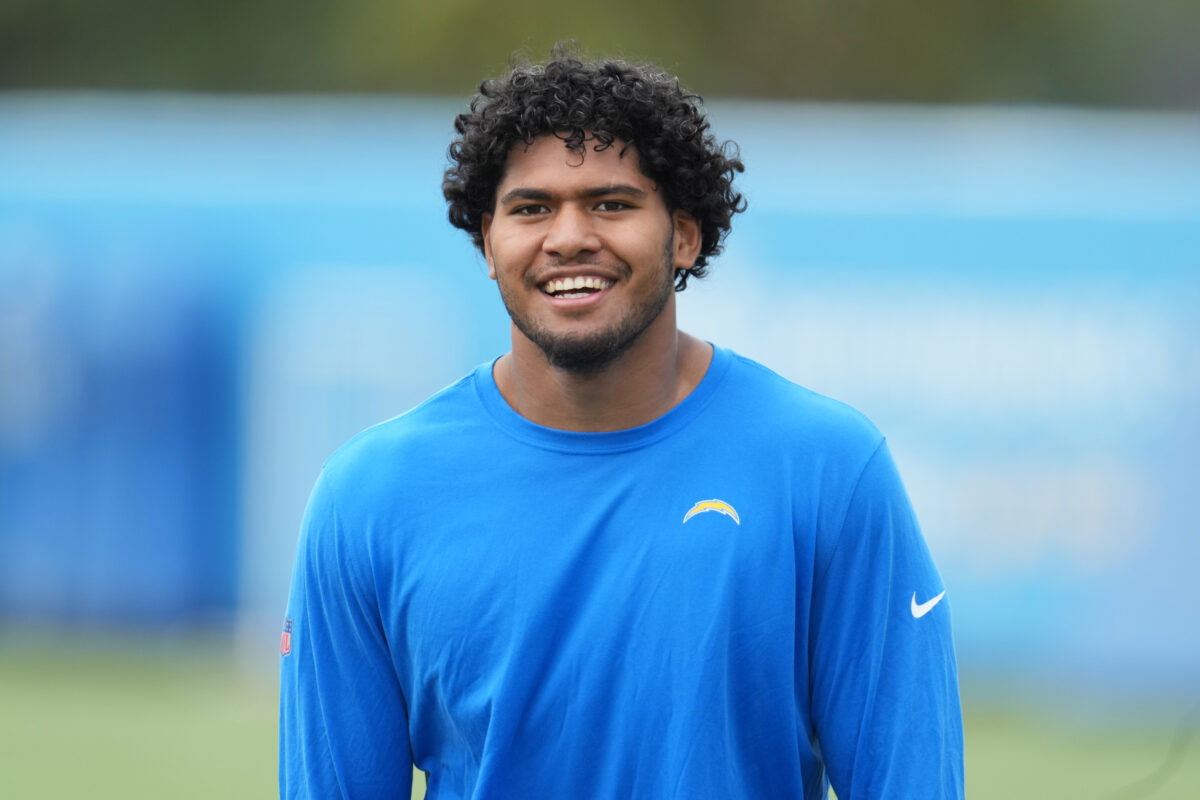 Rookie Tuli Tuipulotu impresses in Chargers’ intrasquad scrimmage
