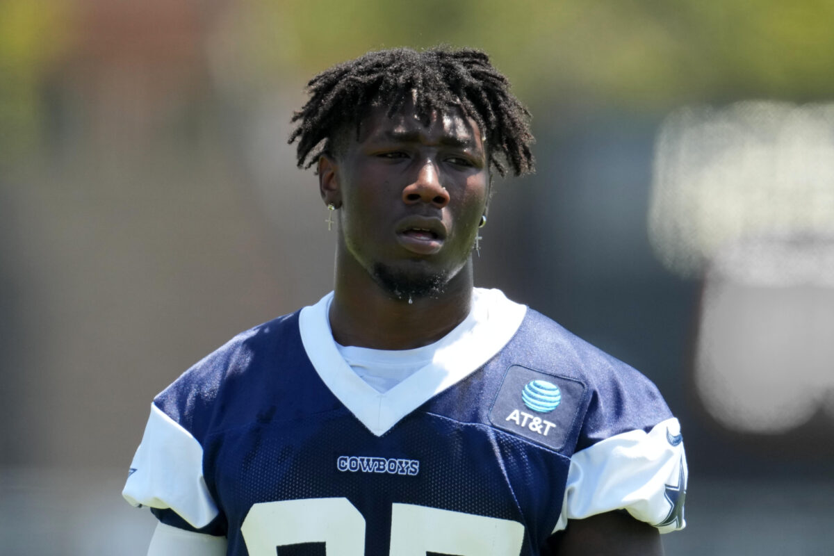 Cowboys LB DeMarvion Overshown suffers knee injury, fears of ACL tear