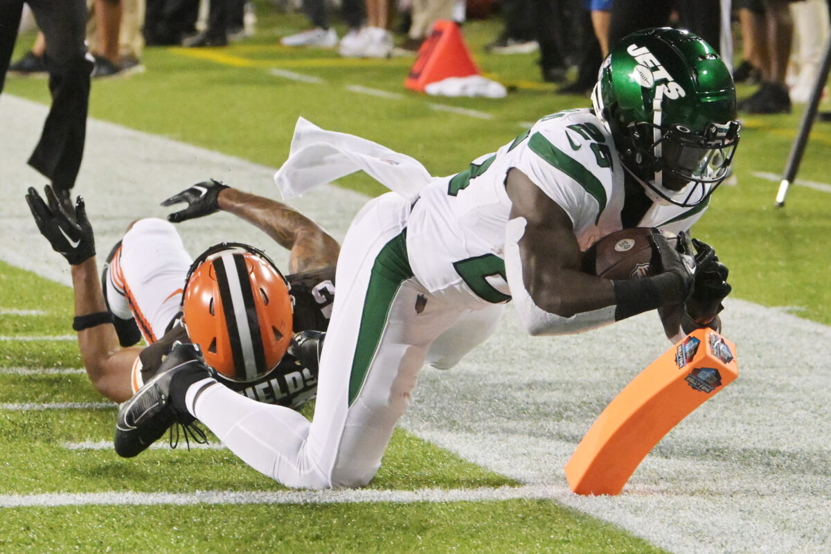Jets drop Hall of Fame Game to Browns, 21-16; Wilson and Becton perform well