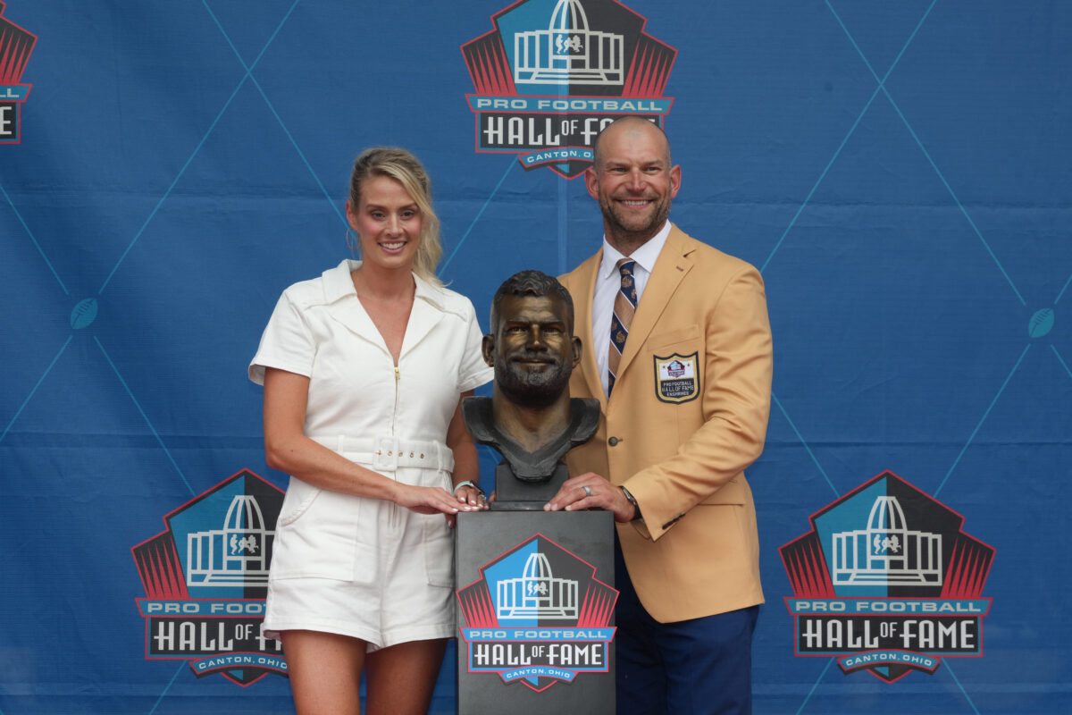 WATCH: Browns legend Joe Thomas is inducted in the Pro Football Hall of Fame