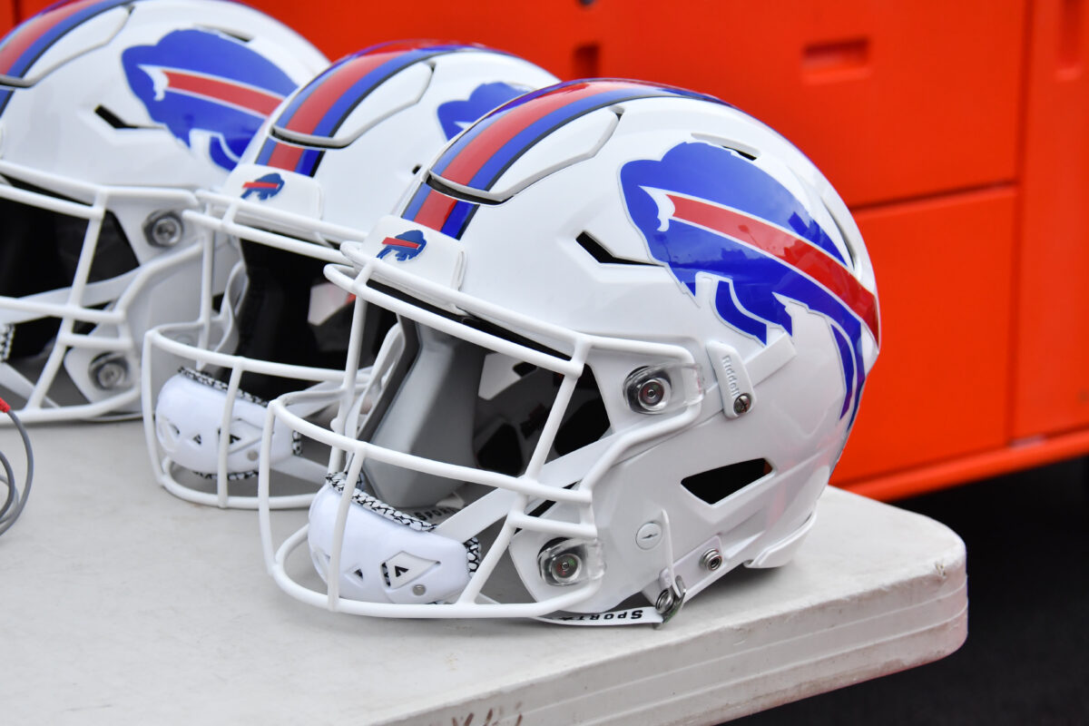 Bills work out two offensive lineman after Brandon Shell retires