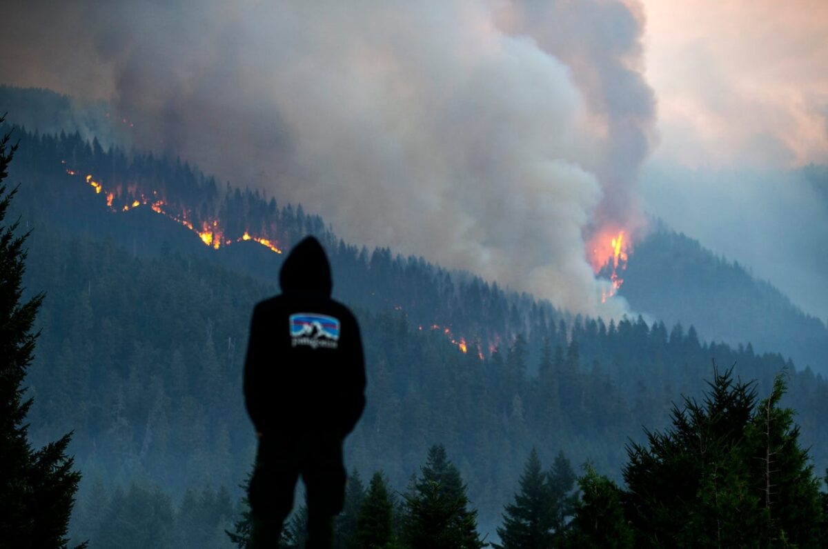 Photos: Oregon golf course is staging area for firefighters battling Lookout Fire