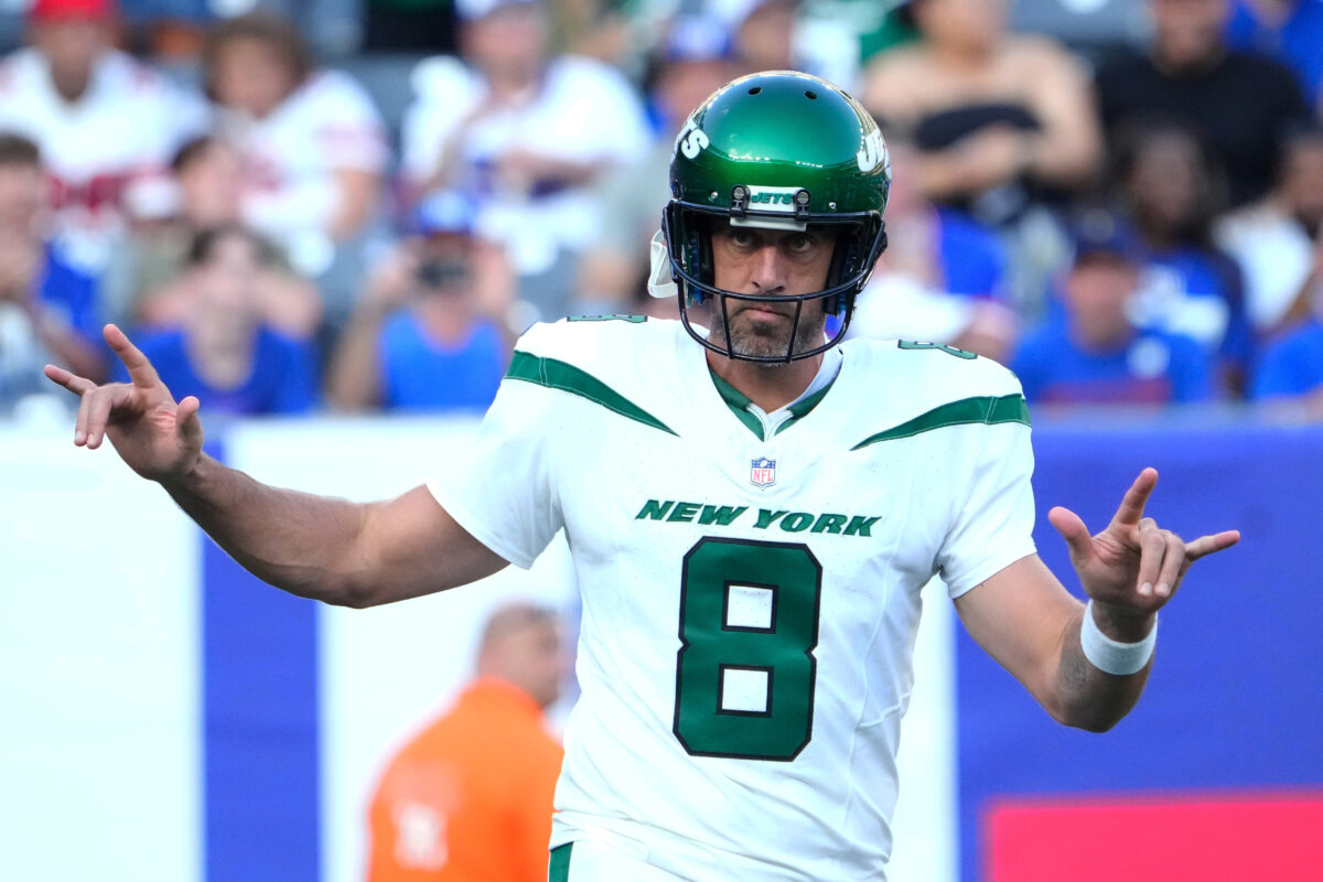 Watch: Aaron Rodgers throws first touchdown in a Jets uniform