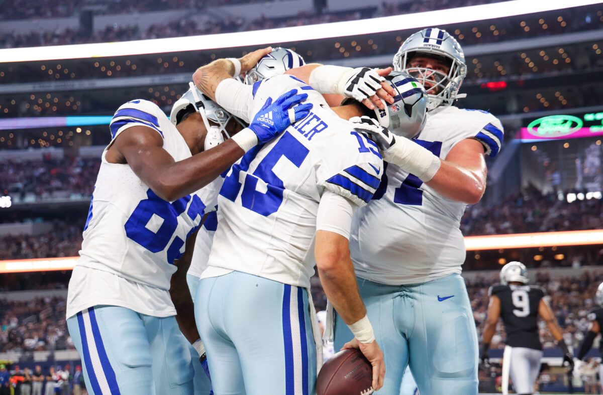 LOOK: Cowboys’ score 2 TDs in 3 drives with Prescott as play caller