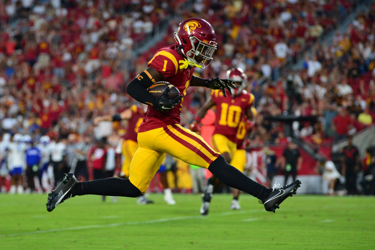 Twitter reaction to Zachariah Branch’s electric USC debut