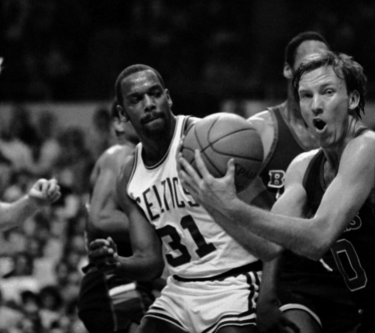 Celtics champ, broadcaster Cedric Maxwell counters Dr. J’s all-time great list with his own