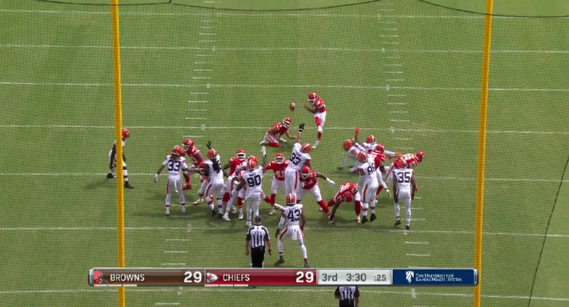Safety Justin Reid absolutely nailed an extra-point kick for the Chiefs in a preseason game