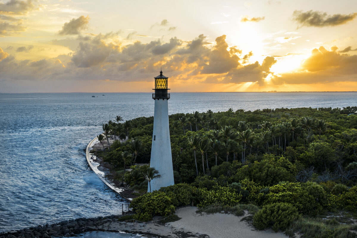 Celebrate National Lighthouse Day with these 20 US lighthouses