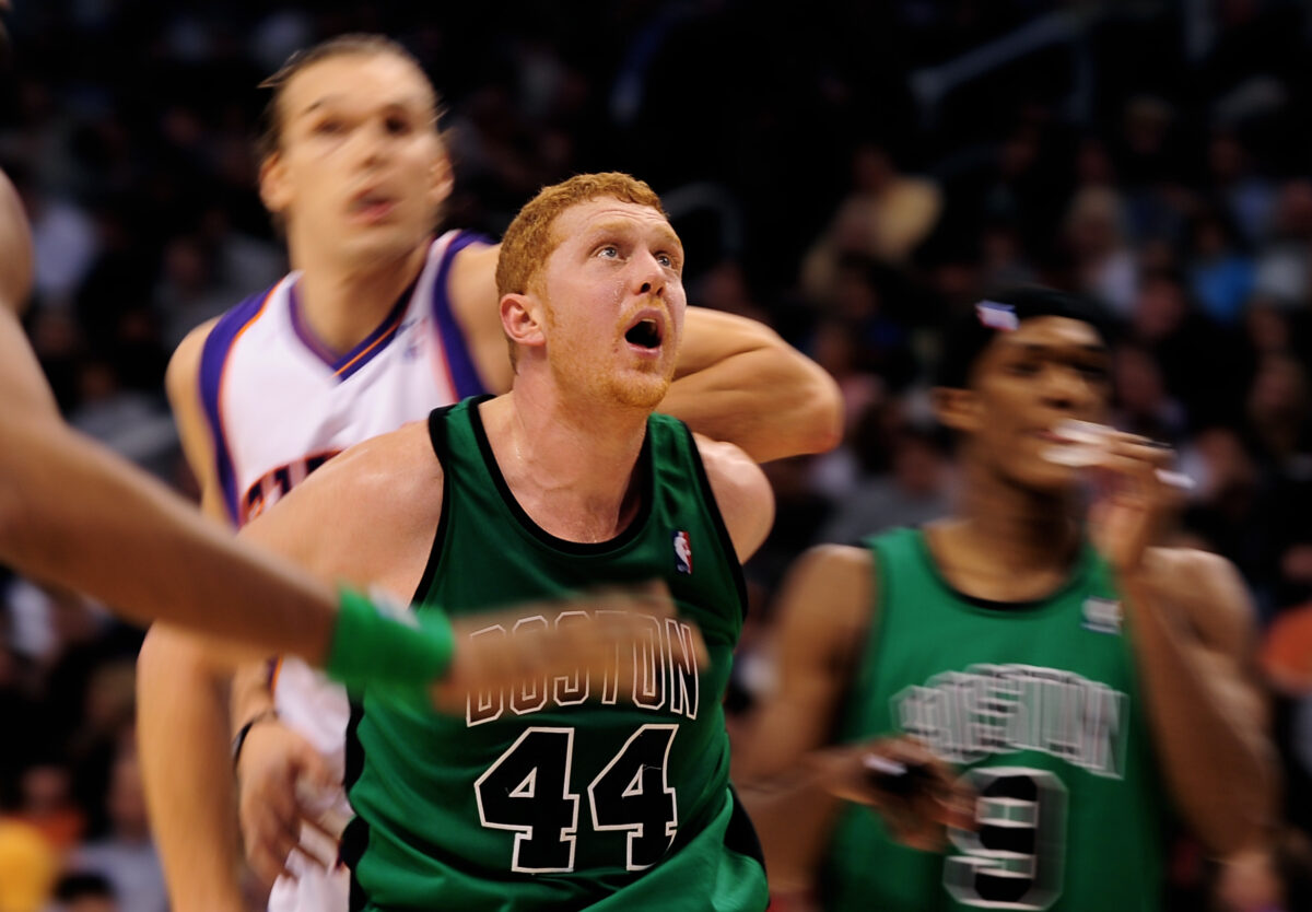 On this day: Brian Scalabrine signs; Greg Stiemsma leaves; Antoine Walker traded