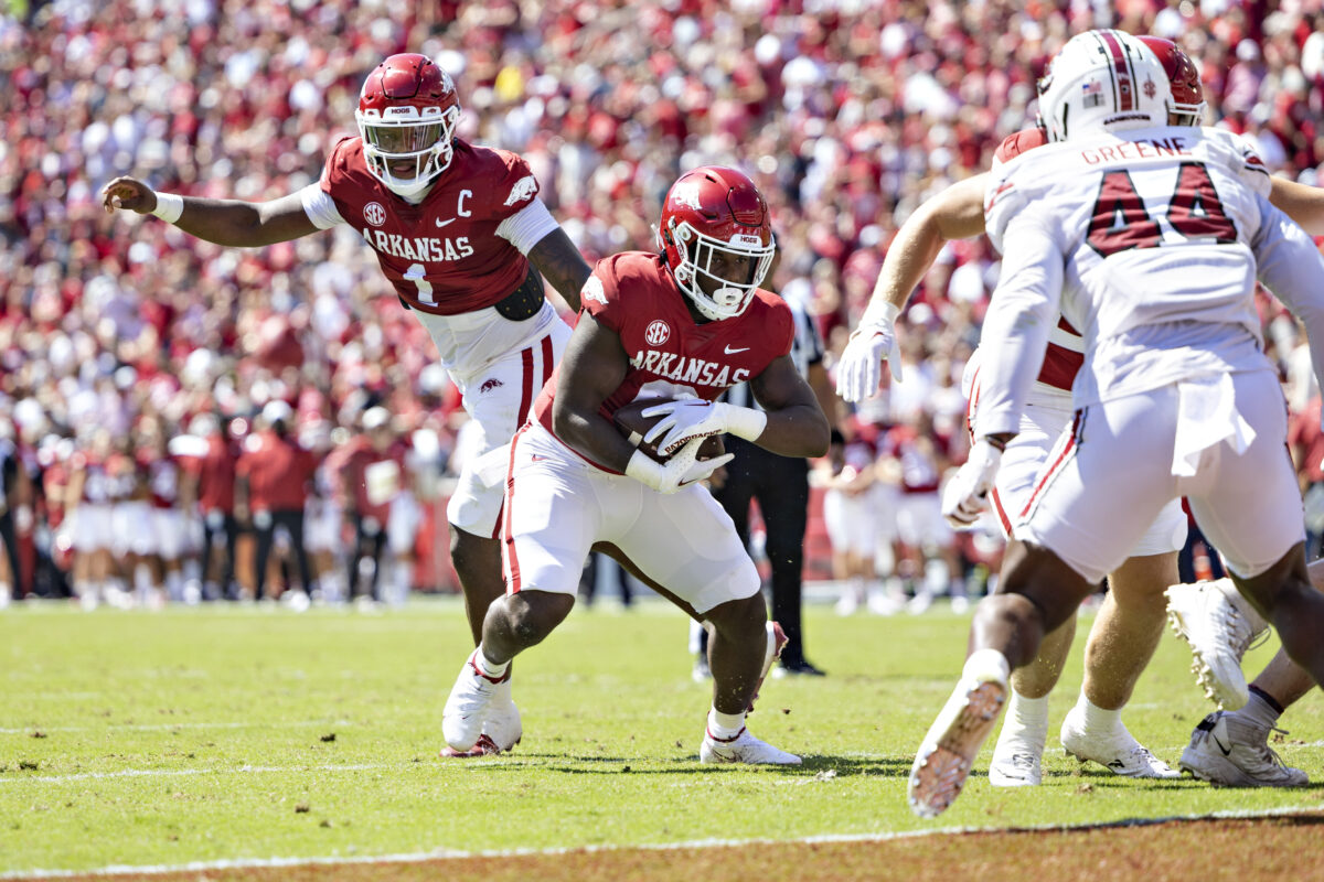 Getting it rolling: Rashod Dubinion’s first touchdown year gives Arkansas two-score lead