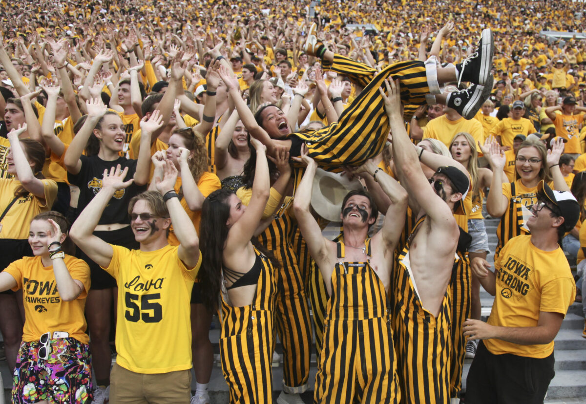 Best photos from the Iowa Hawkeyes’ Week 3 win over Western Michigan