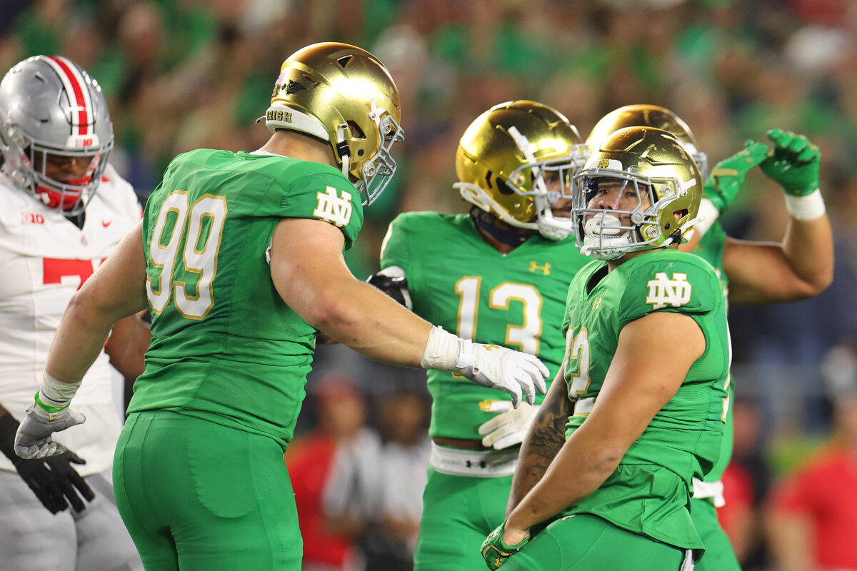 Social media reacts to Notre Dame’s big fourth-down stand vs. Ohio State