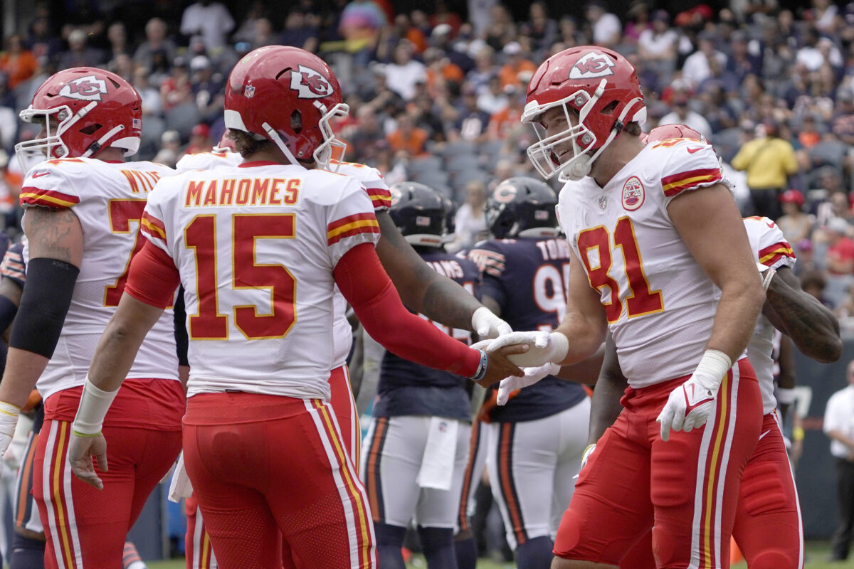 No Kelce? No problem. Chiefs QB Patrick Mahomes finds Blake Bell for touchdown