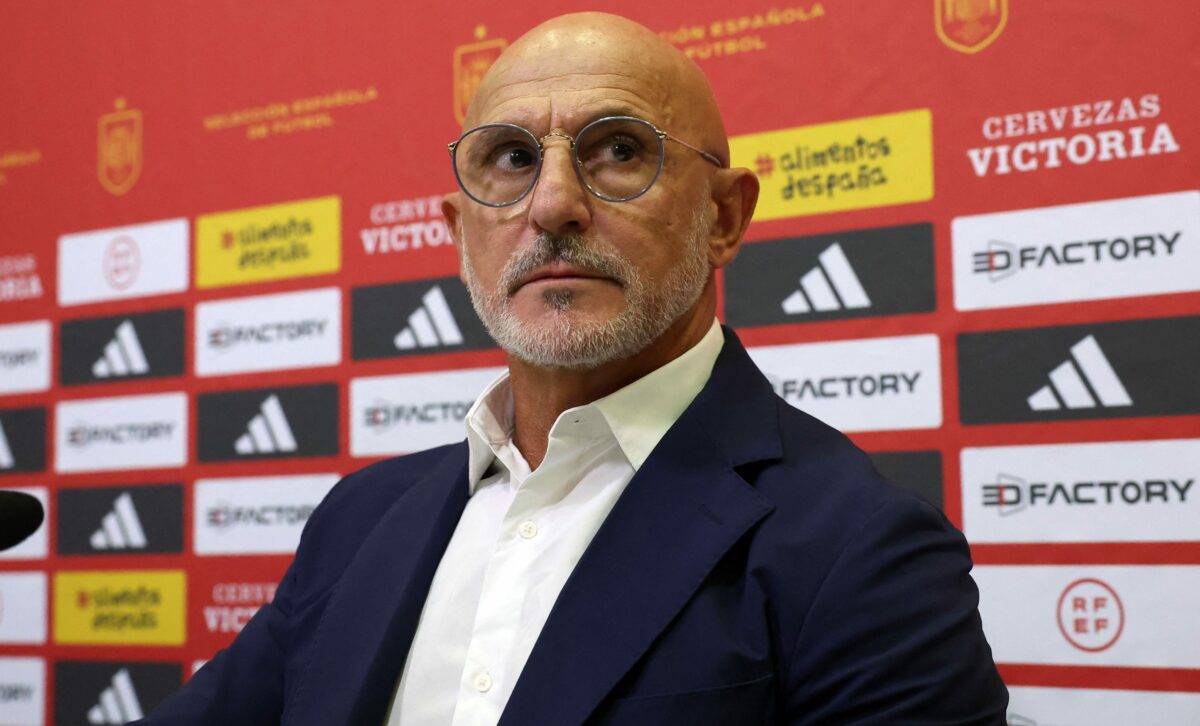 Spain men’s head coach apologizes for applauding Rubiales speech