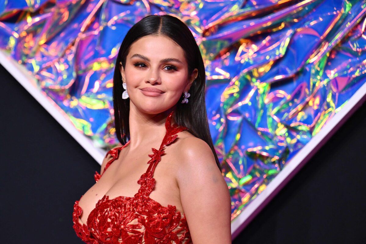 Selena Gomez became a meme reacting at the MTV VMAs and wasn’t happy about it