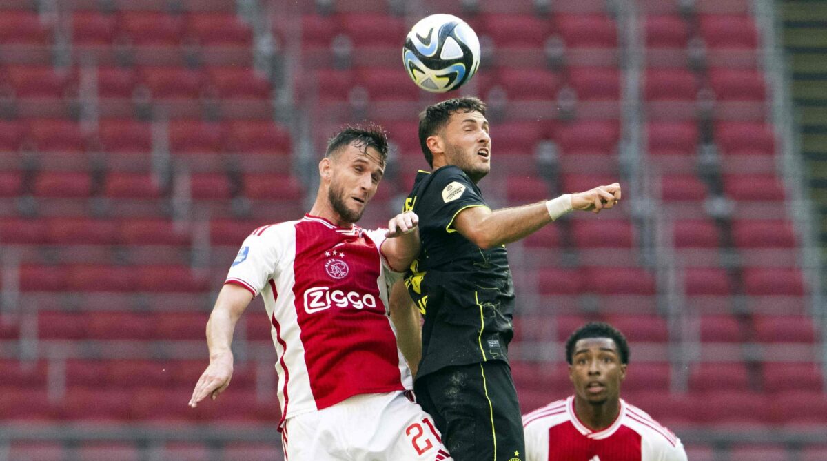 Gimenez completes 47-hour hat trick vs. Ajax